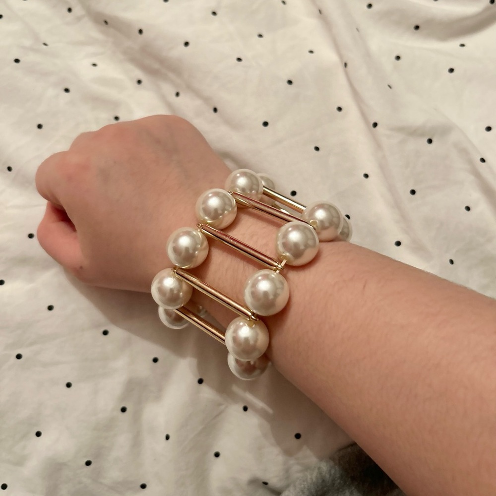 Chunky pearl bracelet